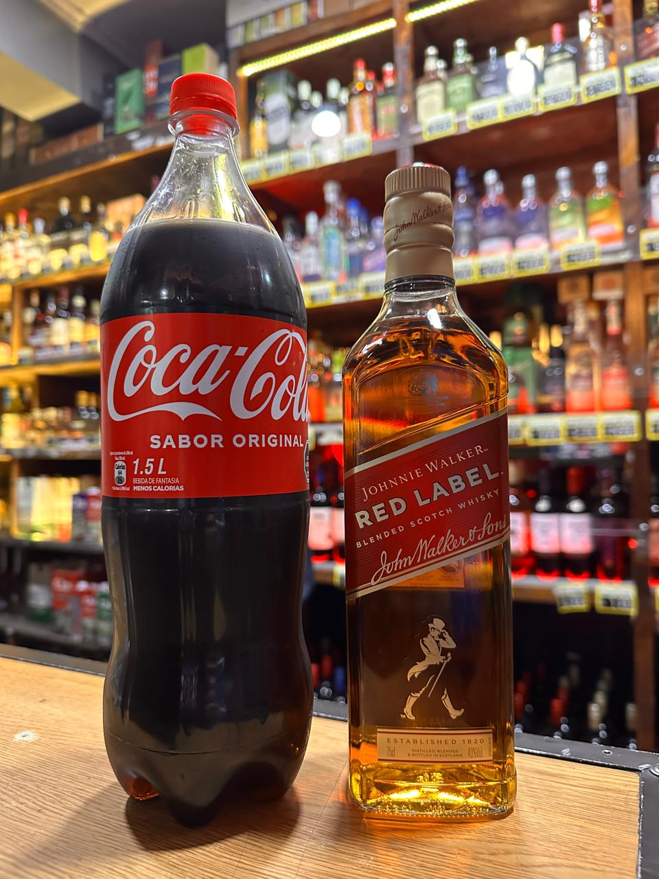 Promo Johnnie Walker 40° + Coca Cola 1.5L